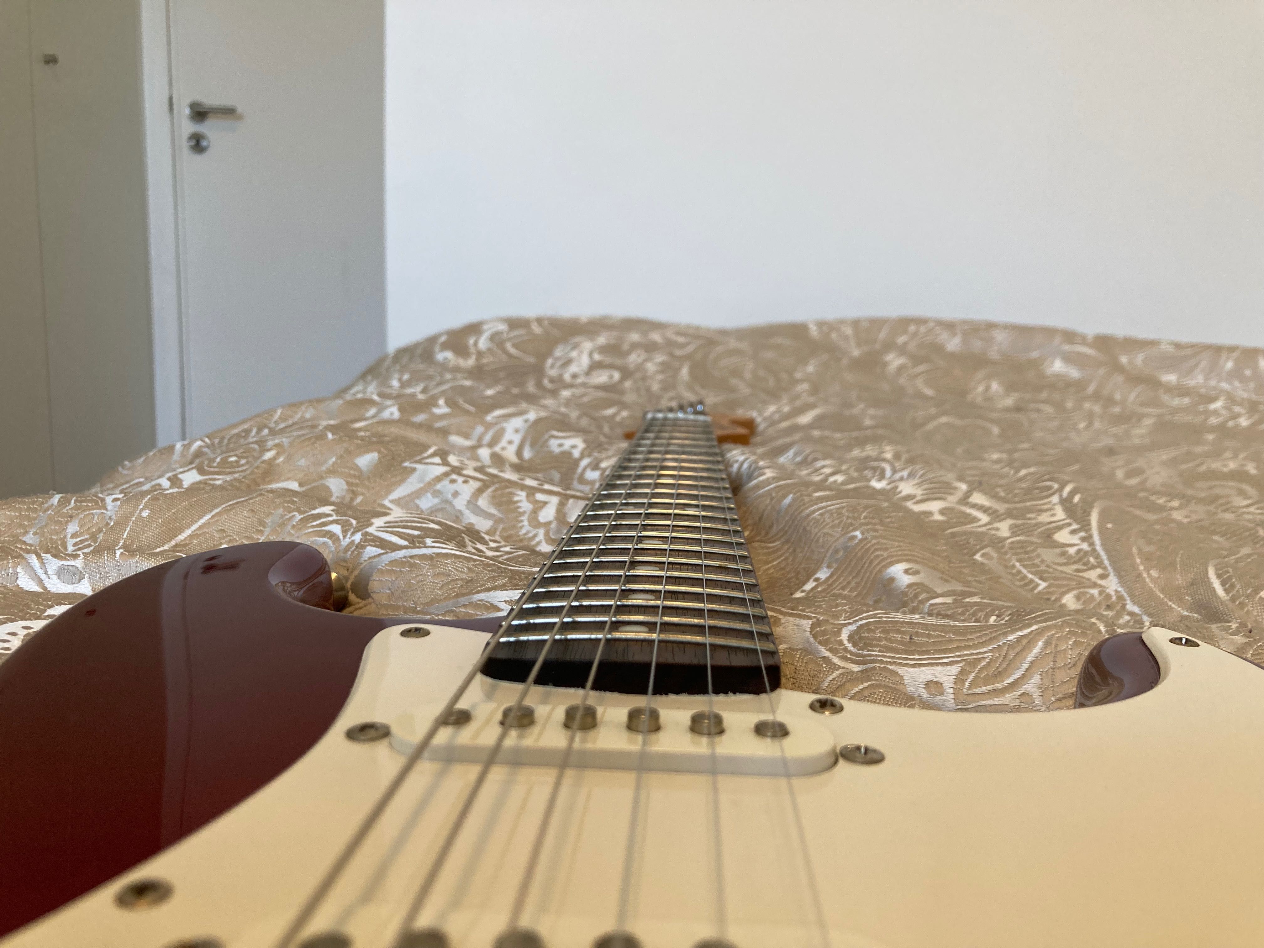 Excelente guitarra eletrica Fender Squire Affinity Stratocaster + Amp