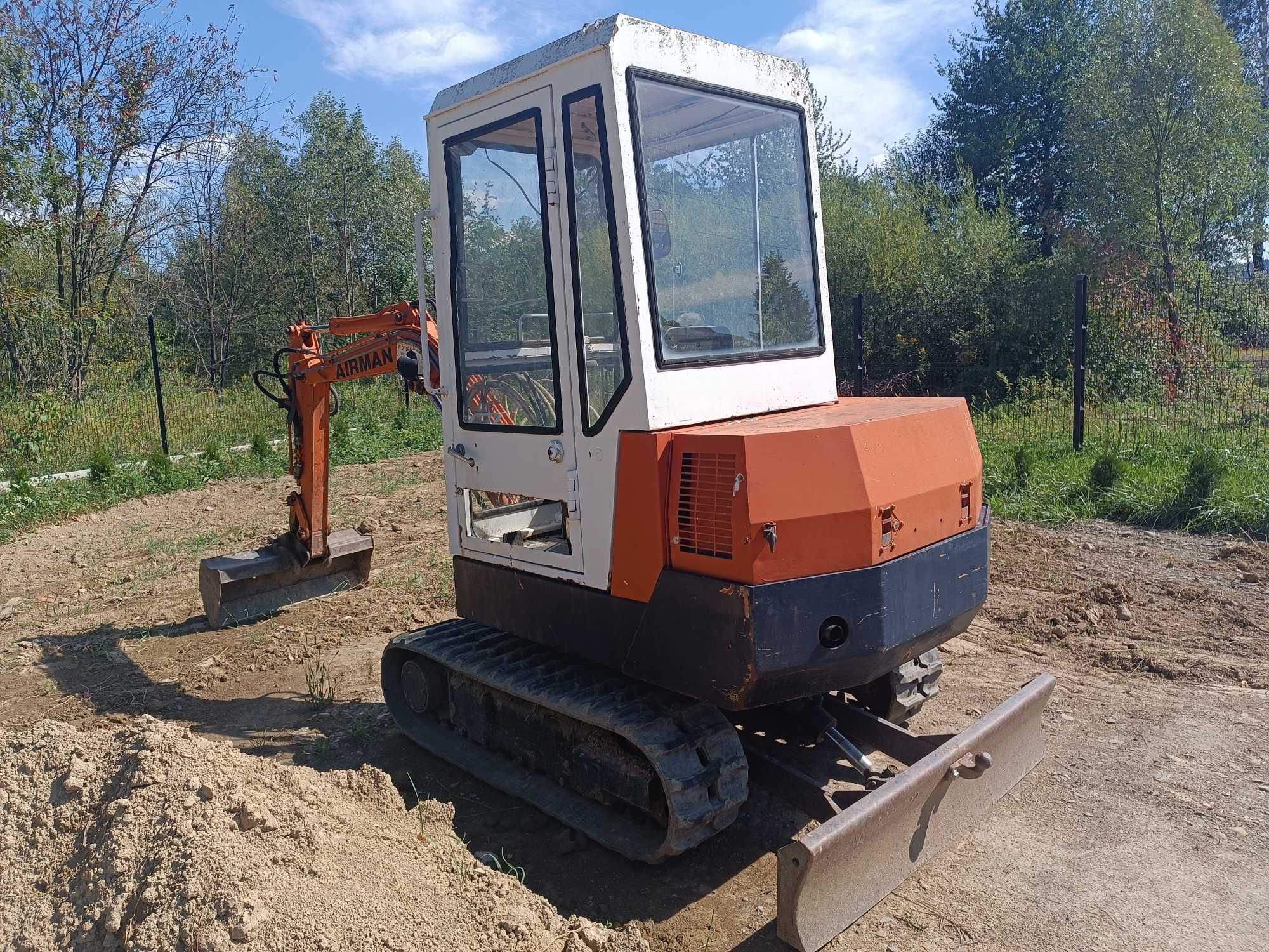 Minikoparka AIRMAN silnik 3 cylindrowy 2,5t  Janmar Kubota