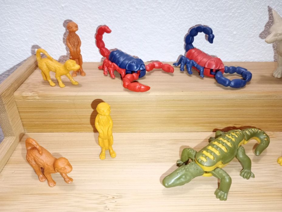 Figurki z kinder niespodzianki z serii zwierzęta pustyni