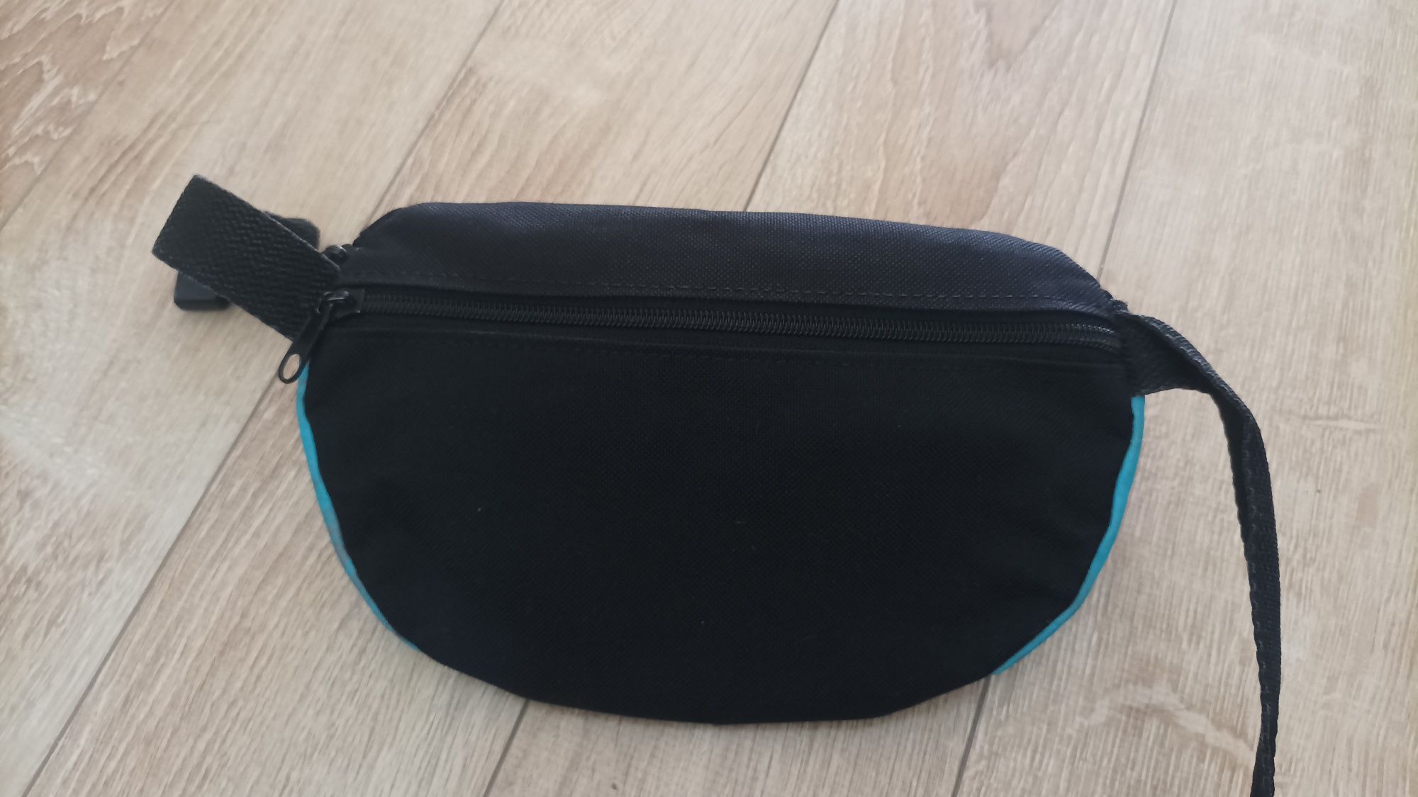Kask różowy 50-54 cm, Nerka saszetka z pieskami