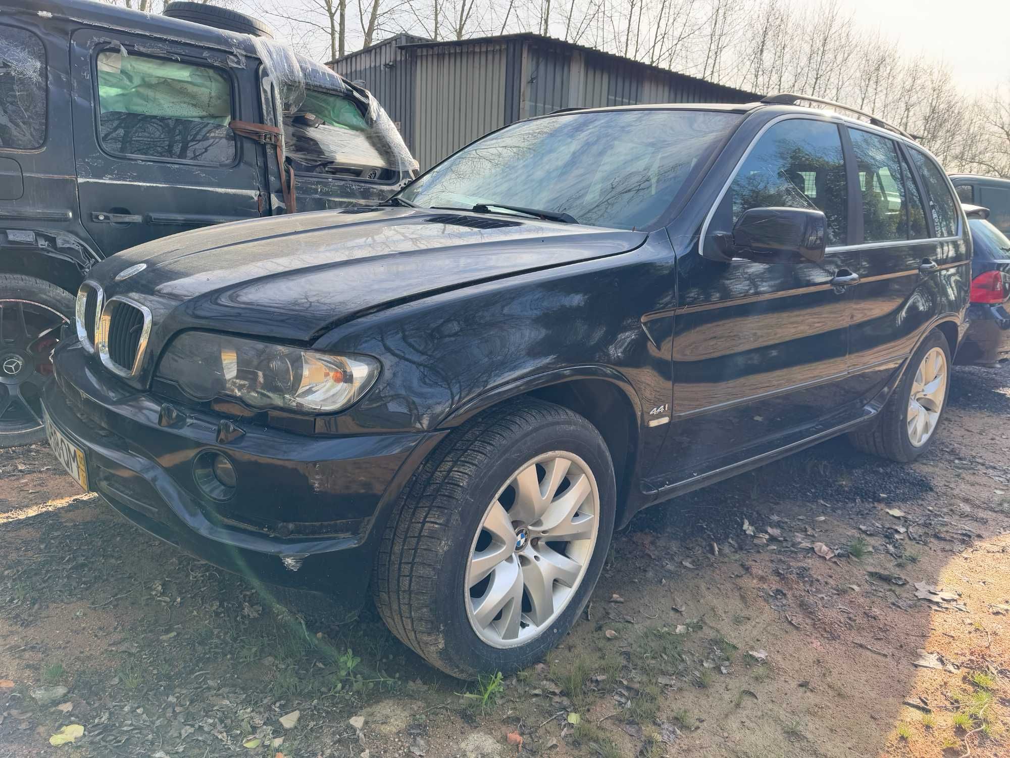 BMW X5 4.4 i V8 Nacional AVARIADO