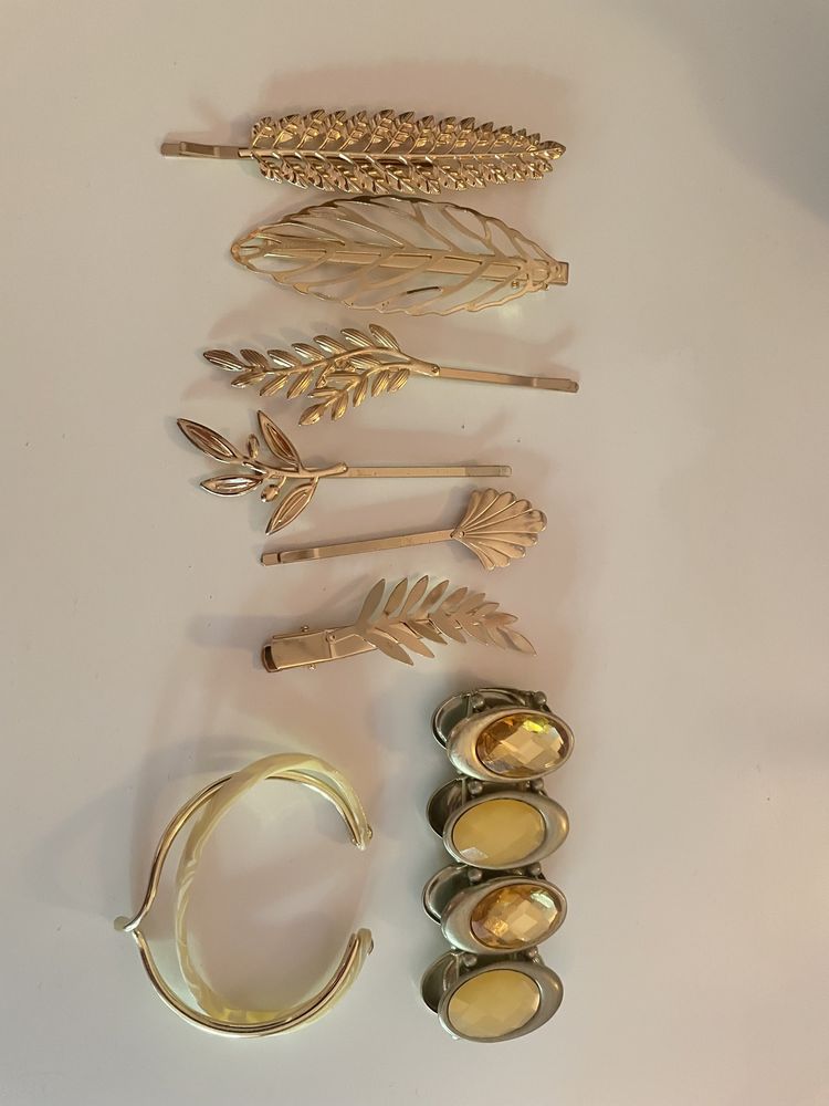 Ganchos dourados + pulseiras