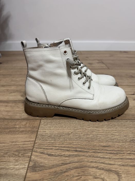 Стильні жіночі шкіряні черевички