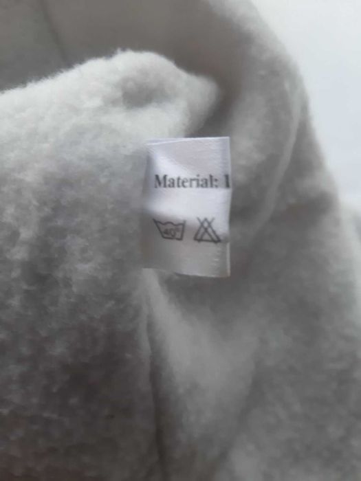 Шапка жіноча молодіжна в'язана чорна з білим орнаментом