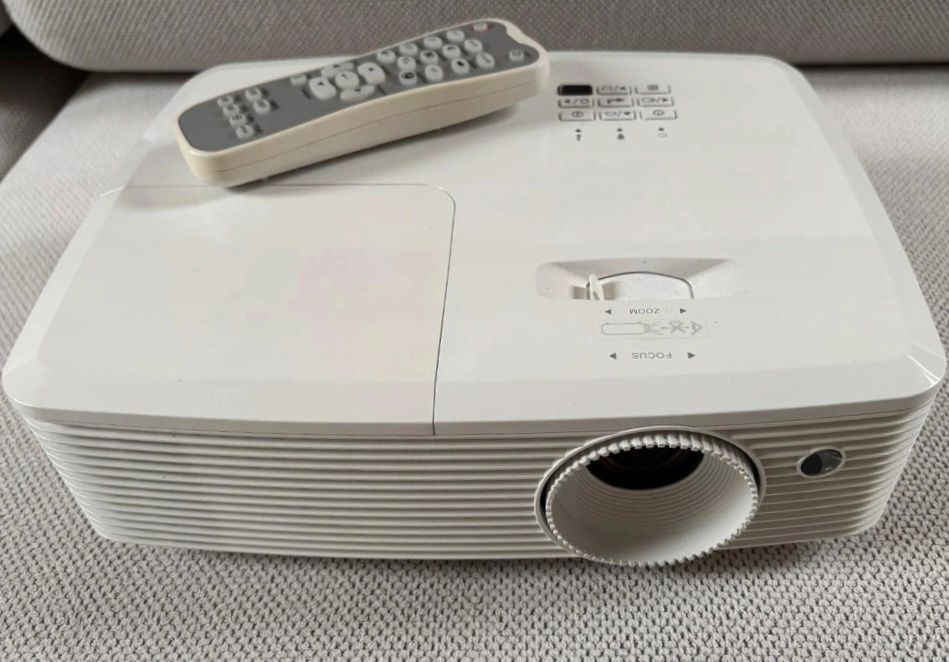 Solidny projektor Optoma HD27 Kino domowe Łódź