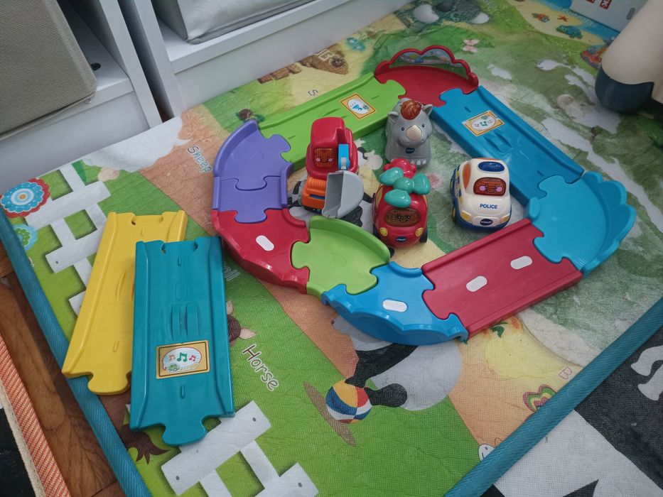 Tor tut tut z autkami zabawka dla chłopca interaktywne