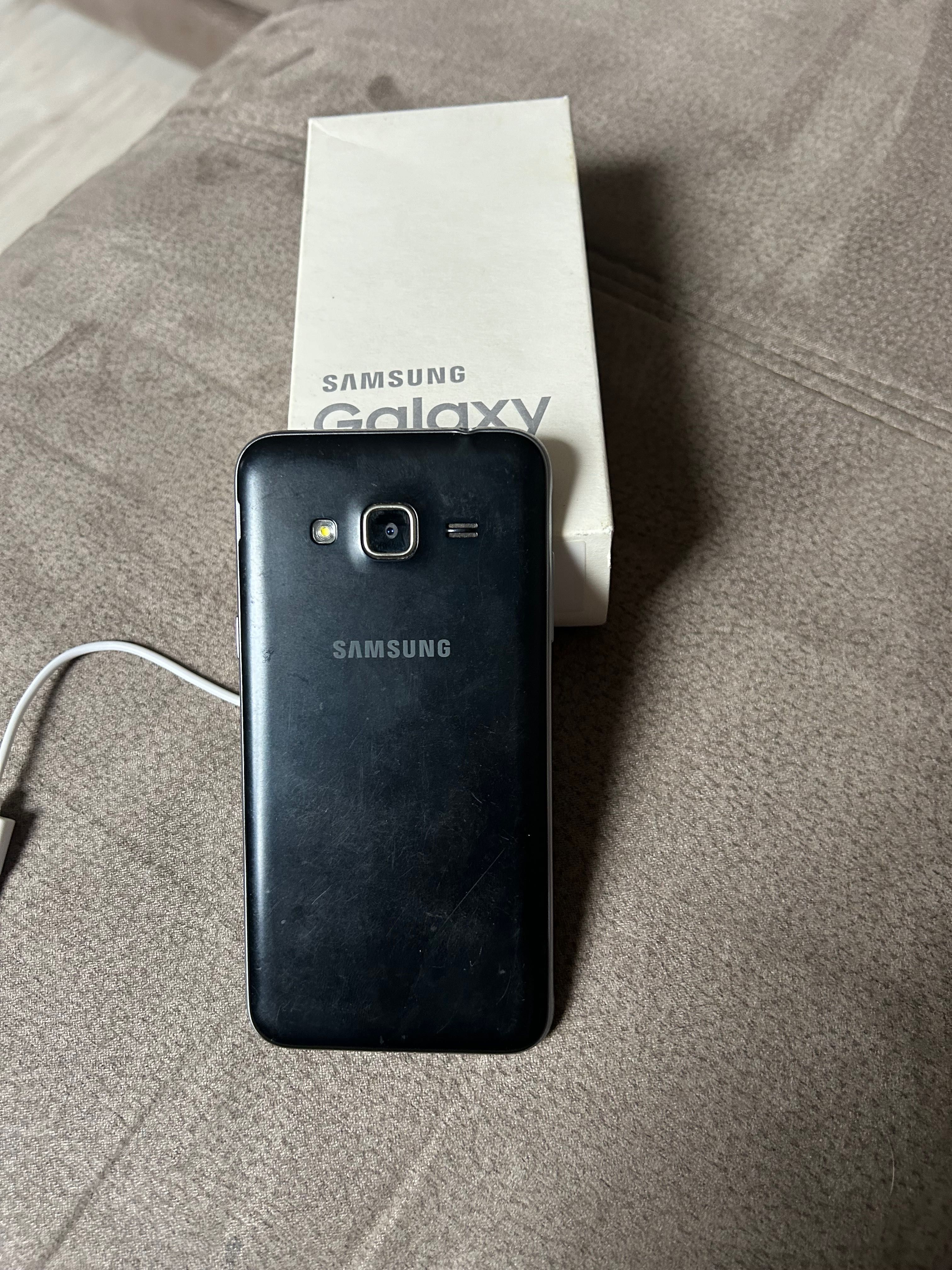 Telefon Samsung J3