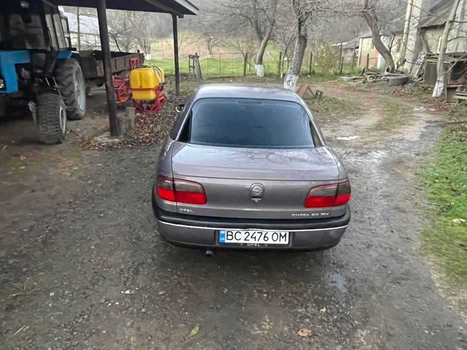 Opel Omega B 2.0 16w