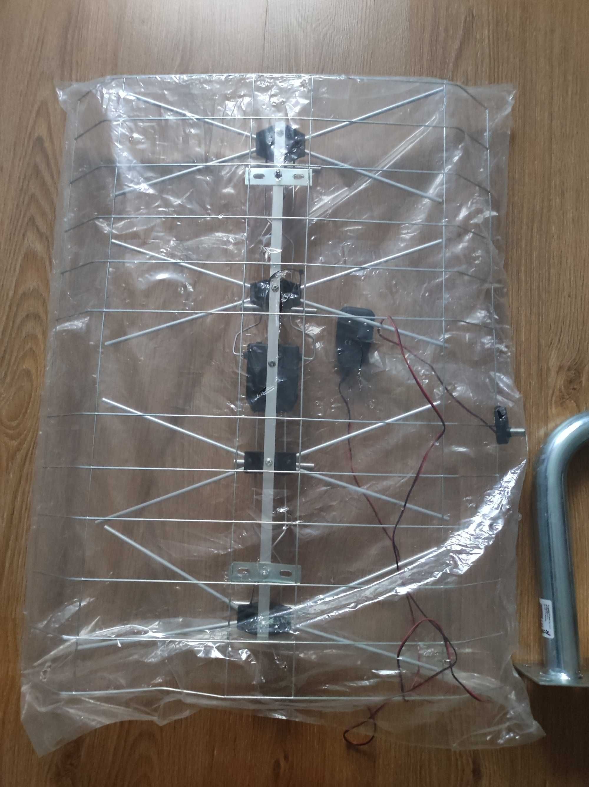 Antena siatkowa wraz z uchwytem