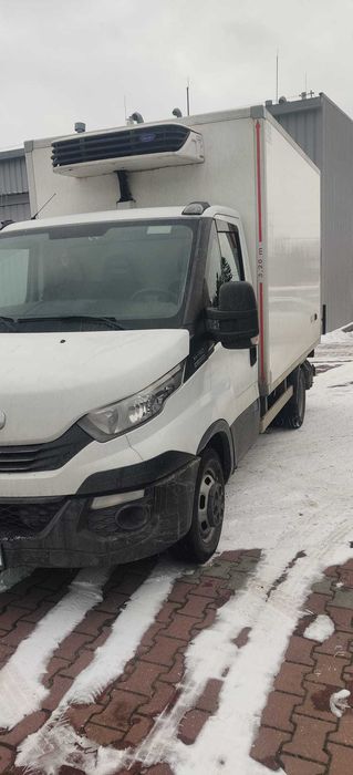 IVECO DAILY 35C14 zabudową izotermiczną winda skrzynia automat