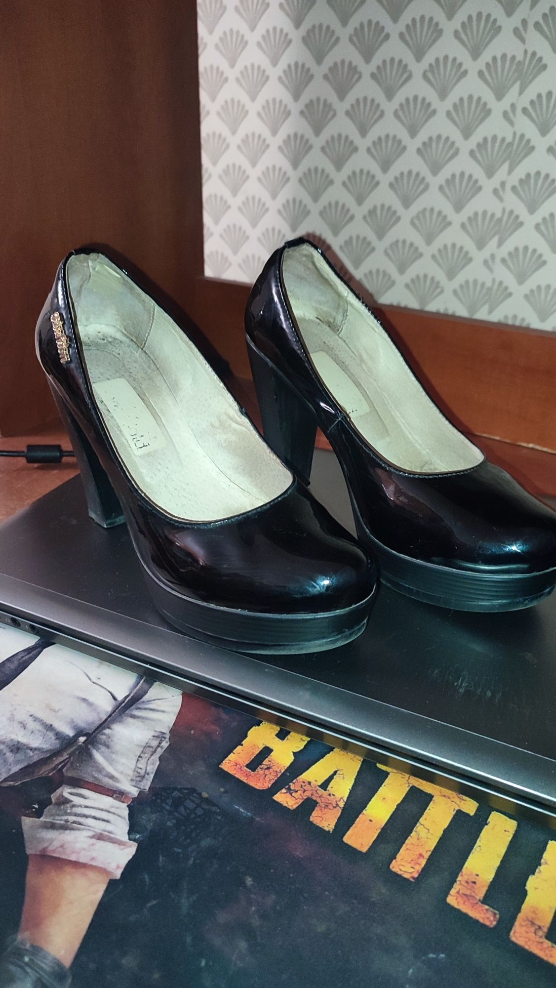 Жіночі туфлі ( Розмір 38)
