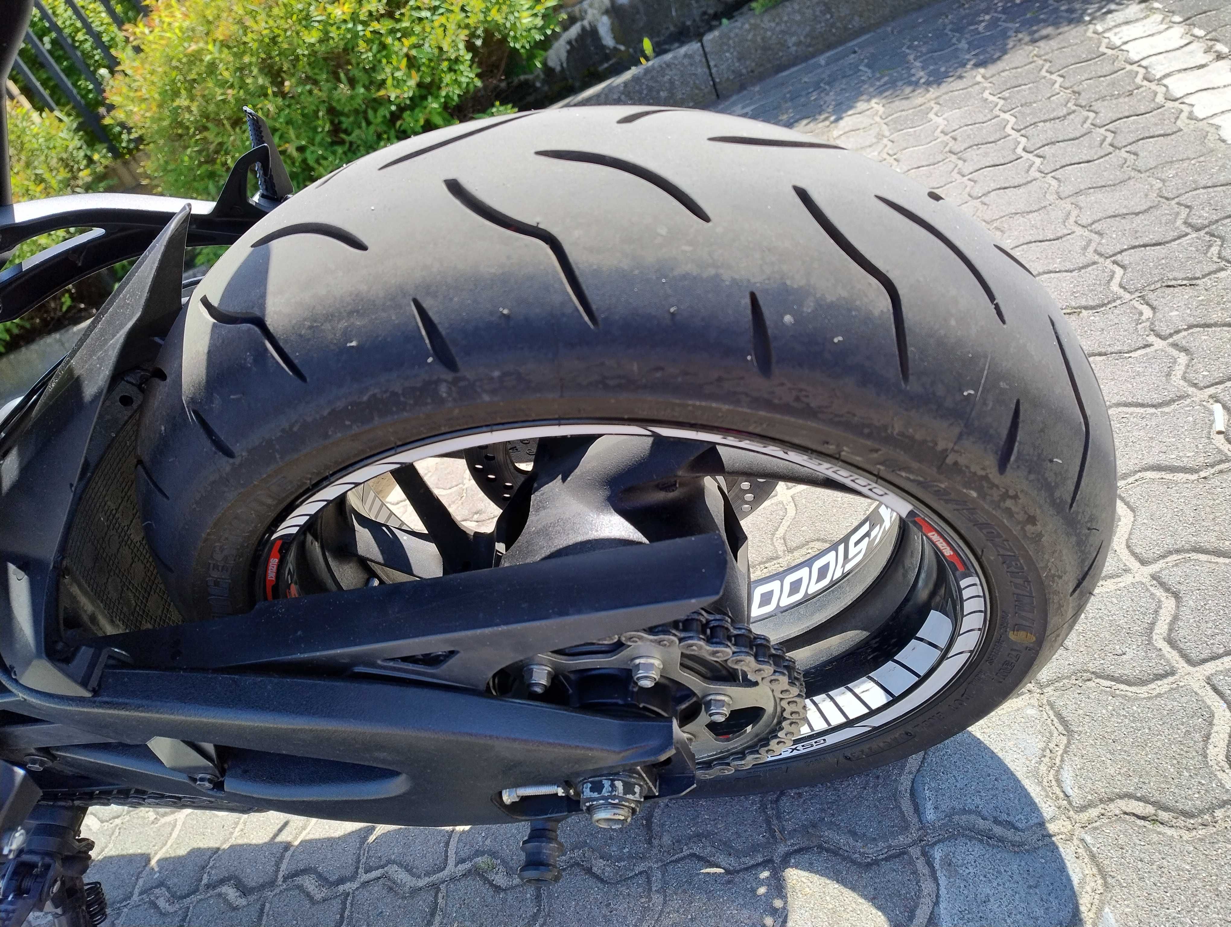 Suzuki gsxs 1000f