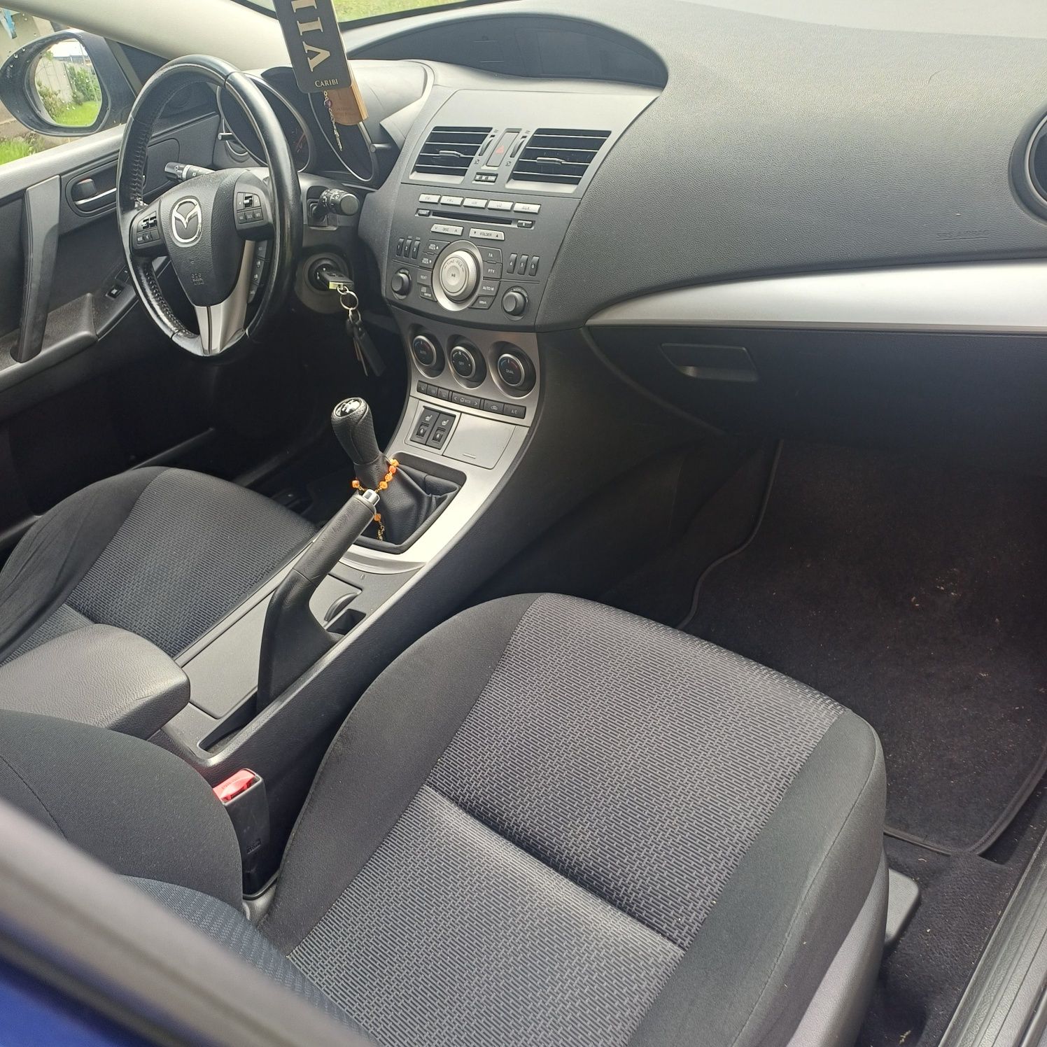 Mazda 3  1.6 benzyna