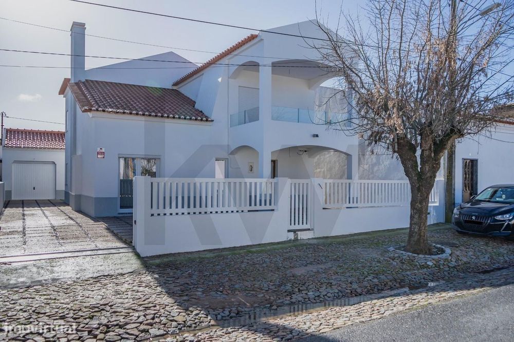 Moradia T3 independente á venda em Faro do Alentejo