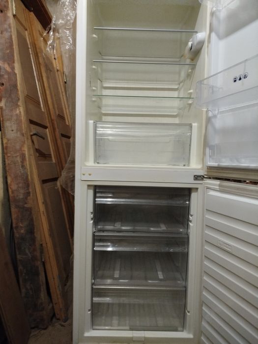 Холодильник двокамерний Whirlpool  WBE3114.  W