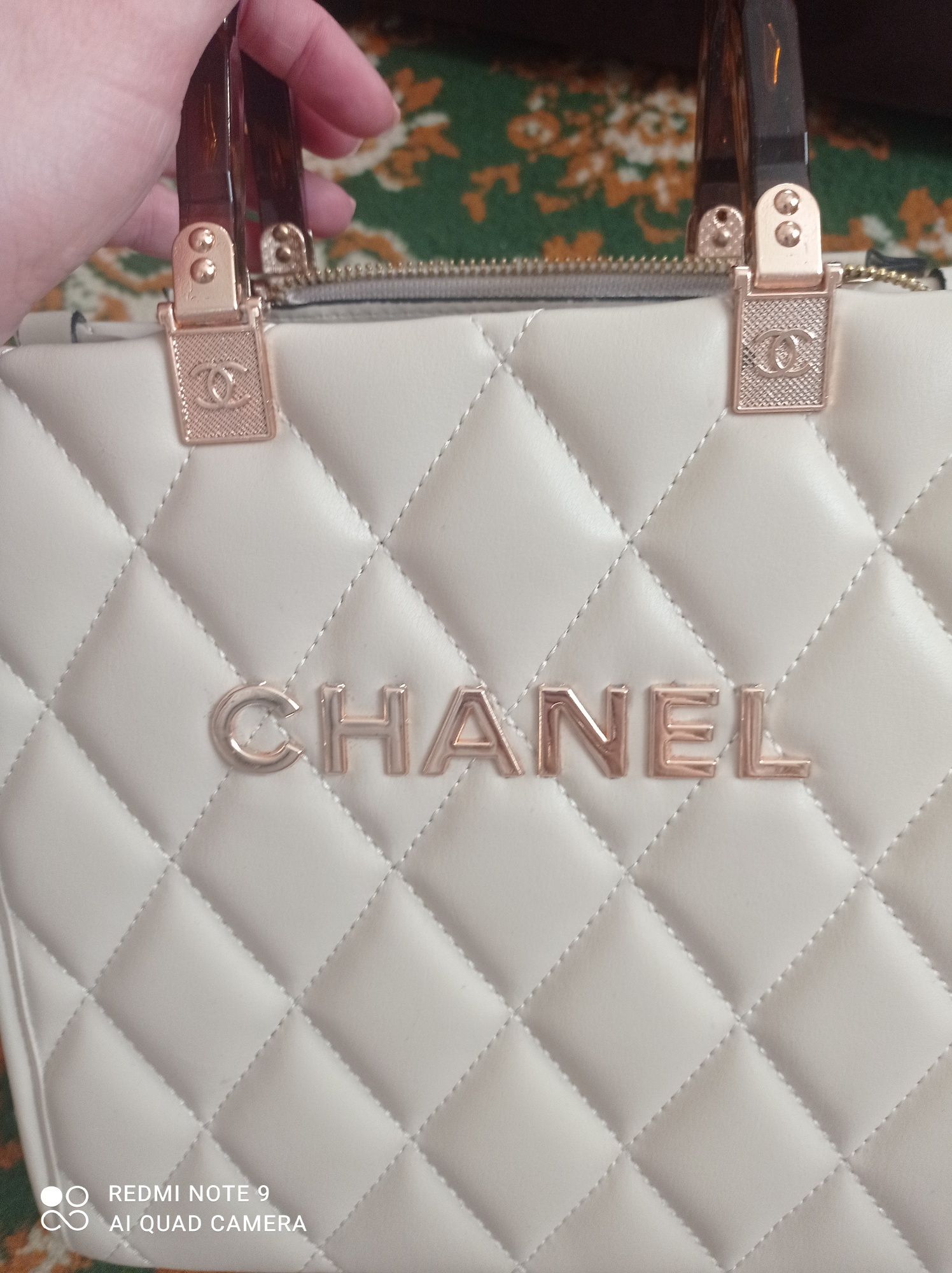 Продам сумку Chanel