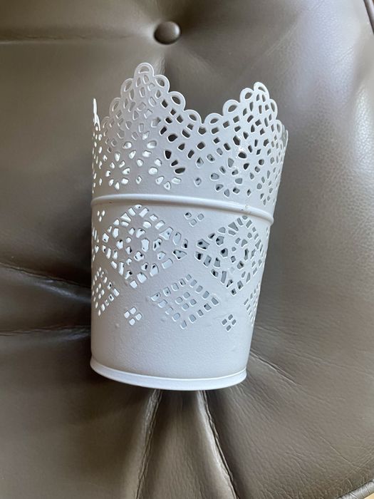 Ikea skurar koronkowy swiecznik biały
