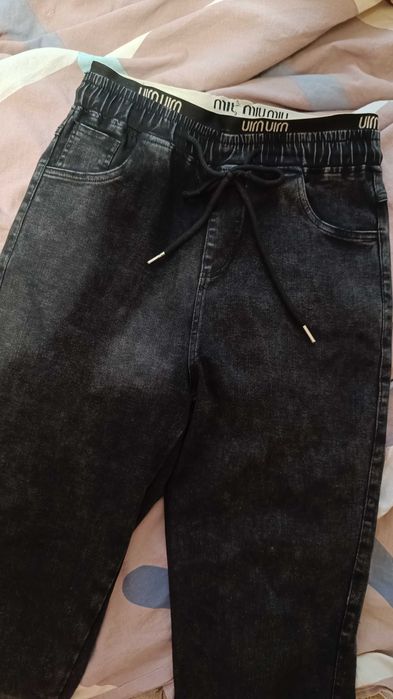 Продам джинсы мом