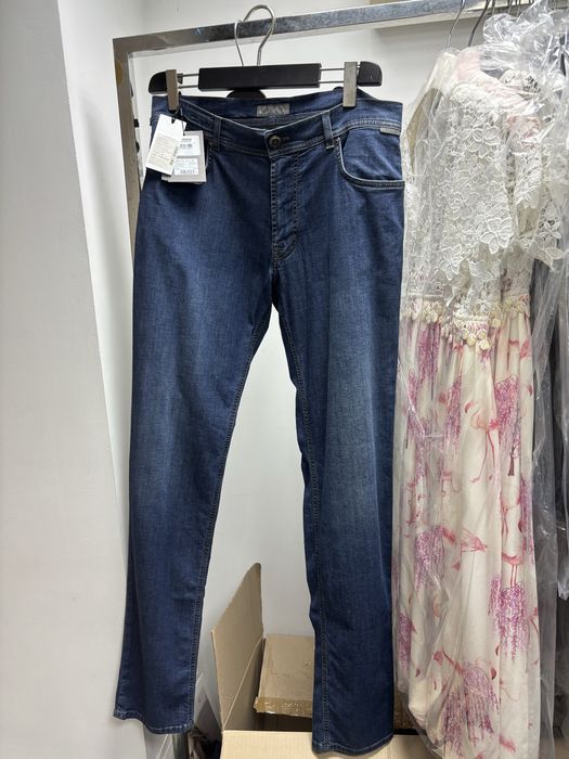 Продам мужские джинсы Corneliani italy