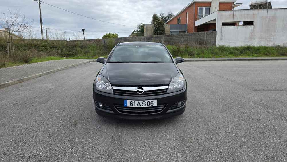 Opel Astra GTC 1.7 - 5 lugares