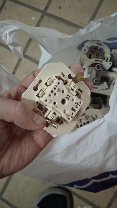 Tomadas e interruptores Legrand