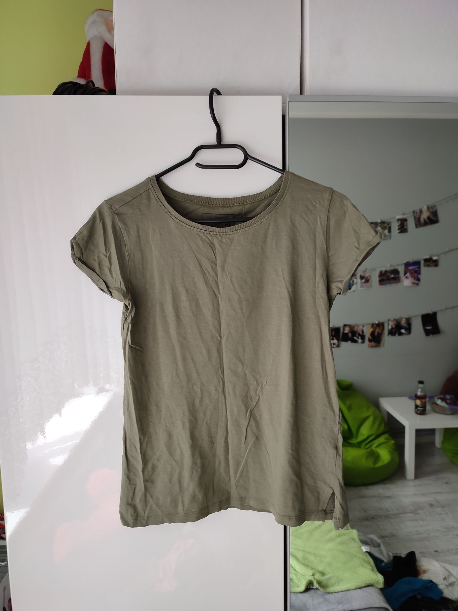 T-shirt koloru khaki