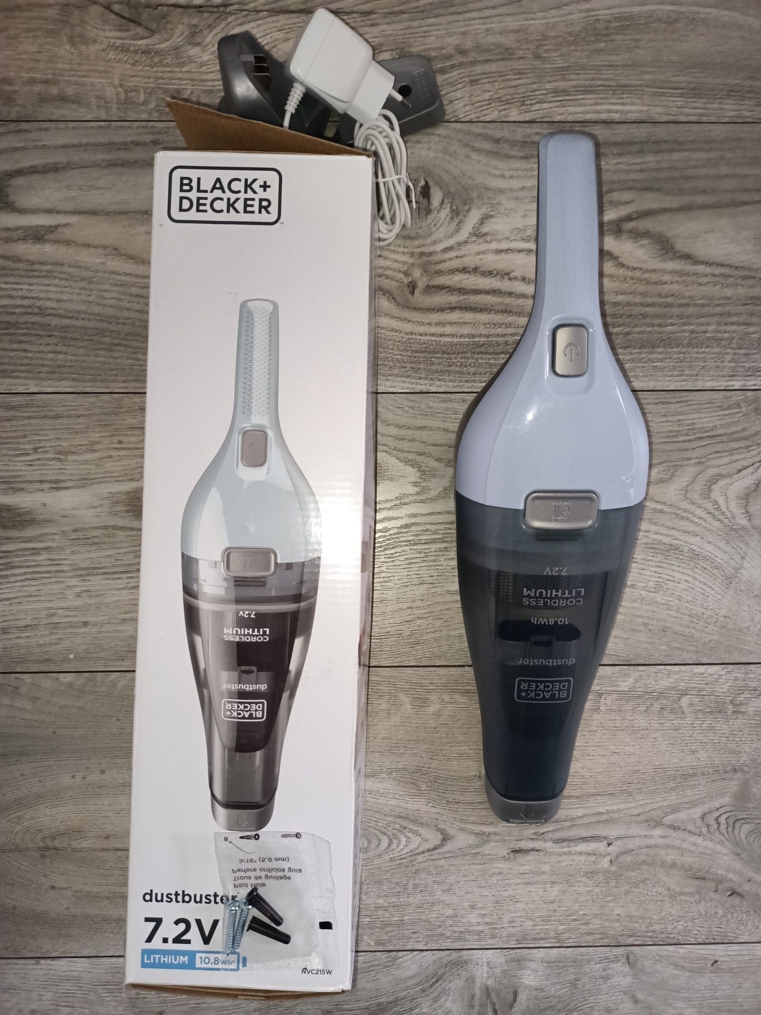 Odkurzacz ręczny Black&Decker NVB215W