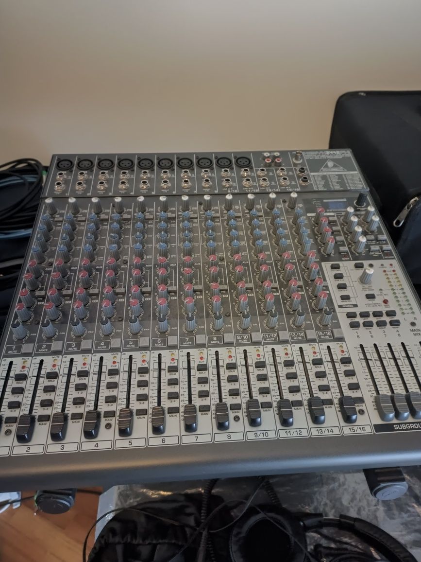Behringer xenyx X2442