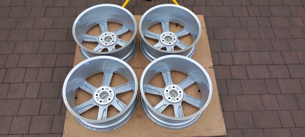 Felgi DEMO oryginał VOLVO XC90/S60/V60, 8Jx19, 5x108, ET42.5, Stan bdb
