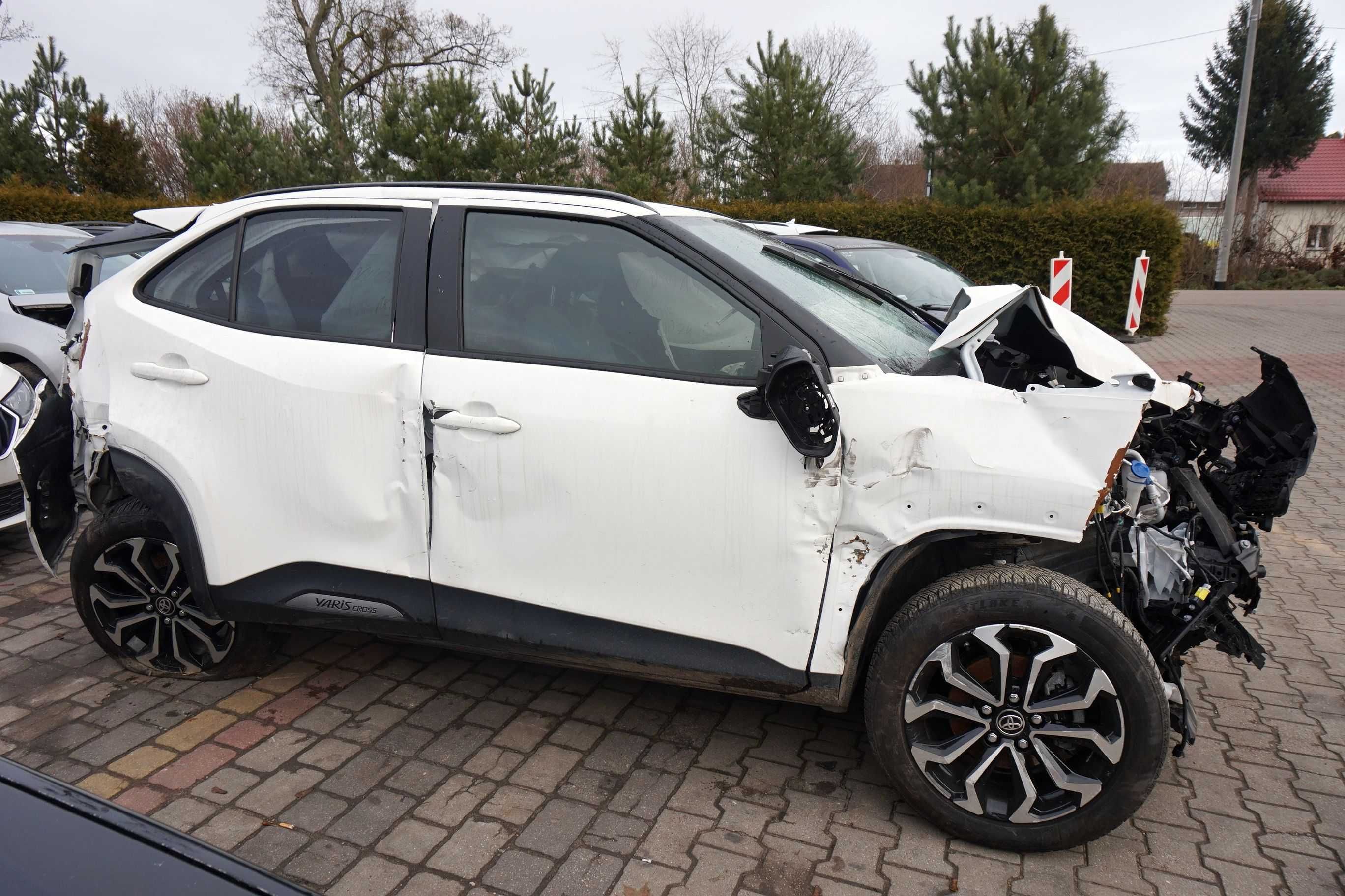 Toyota Yaris Cross 2023r Uszkodzony 1.5 Hybrid