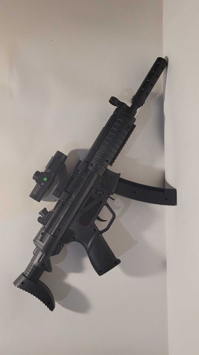 Детский игрушечный автомат.