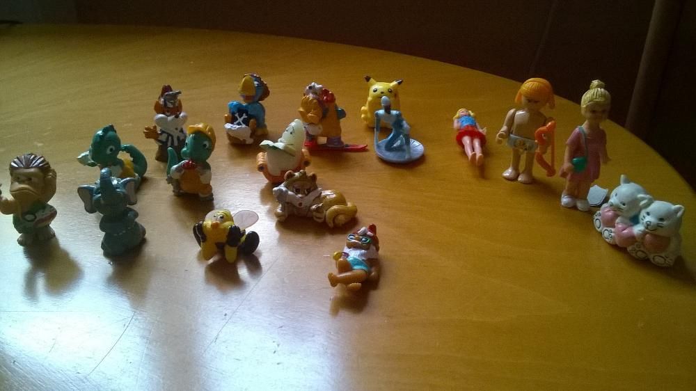 kolekcja zabawek z jajek niespodzianek