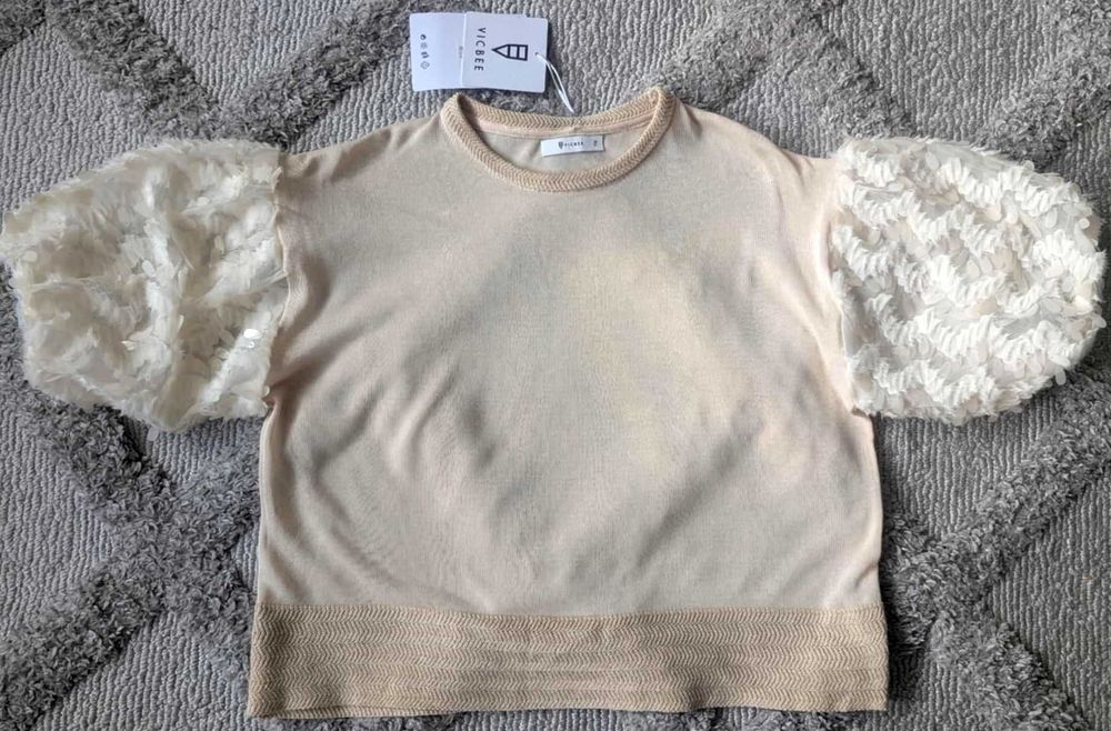 Wiskozowa bluzka sweterek na różne okazje z tiulowymi rękawami