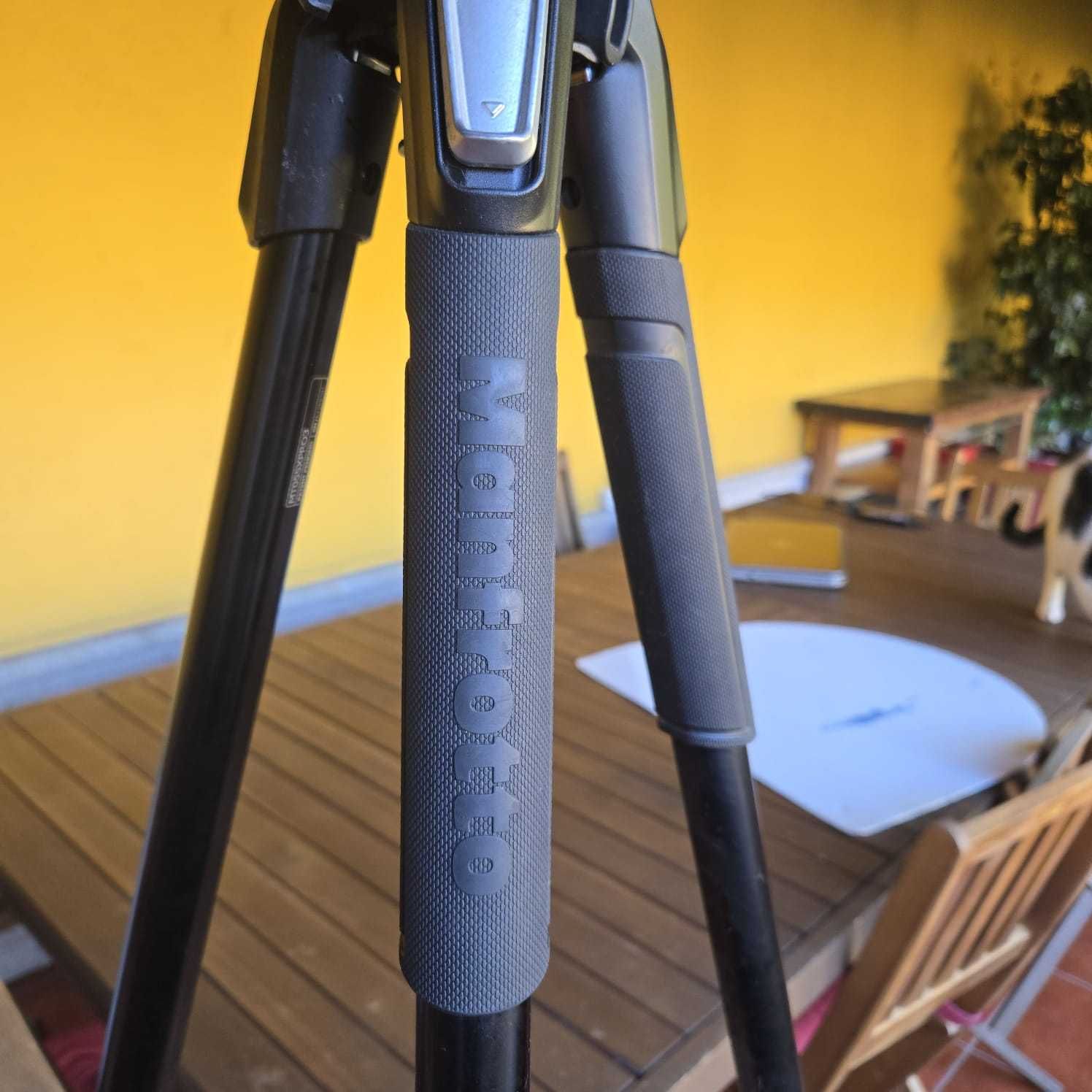 Tripé Professional Manfrotto 055 - triopo