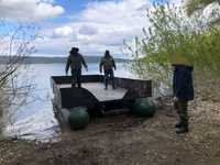 Катамаран для відпочинку на воді з прицепом