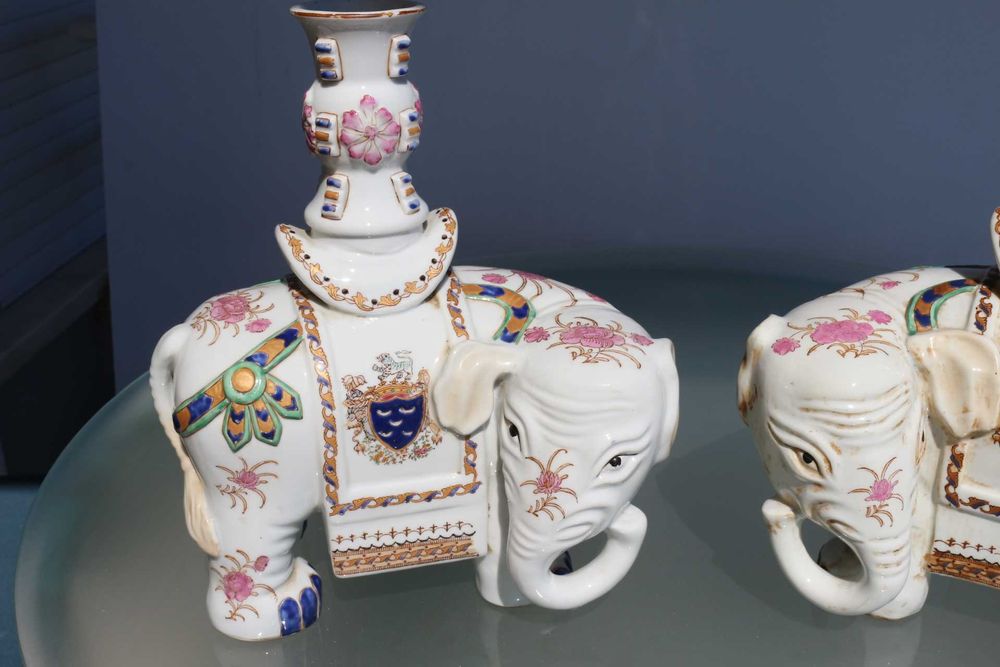 Par Castiçais Brasonados Porcelana Chinesa Elefantes Brasão Pinto XX