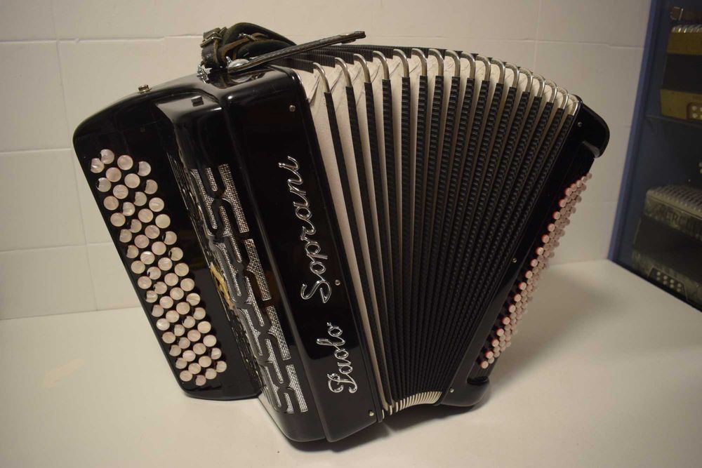 Acordeao Paolo Soprani 2 voz. N 99