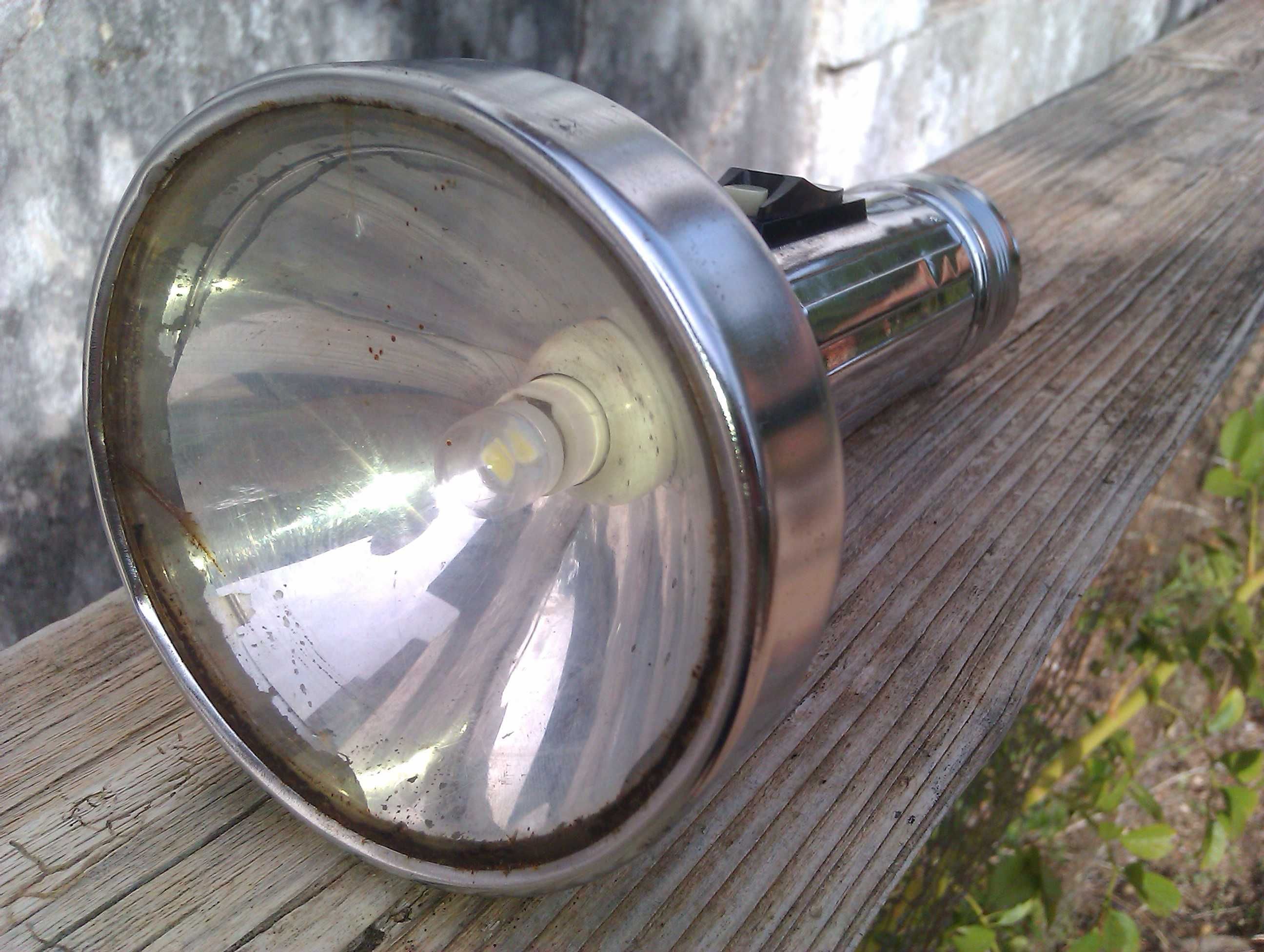 Lanterna rara modelo de coleção "Wonder" c/ lâmpada LED