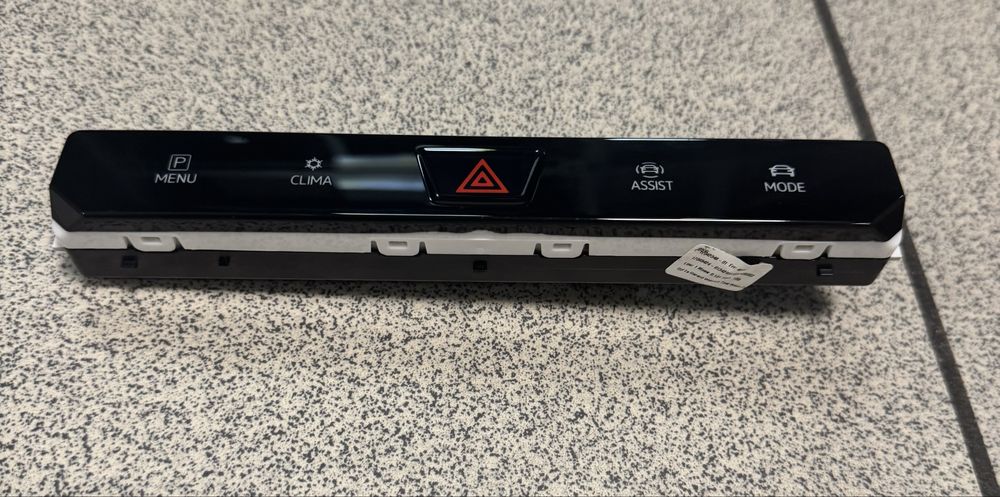 Дісплей VW ID.4 кнопки клімат контролю USA