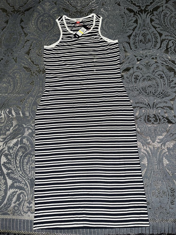 Сукня tommy hilfiger( tommy jeans), розмір М