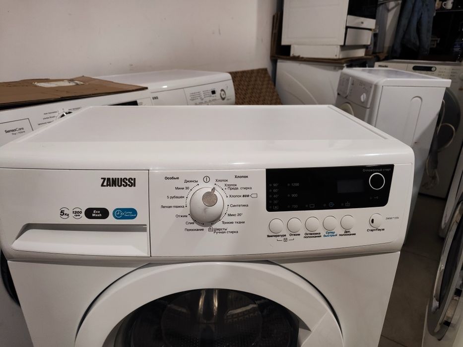 Пральна машина вузька Zanussi ZWSE7120V