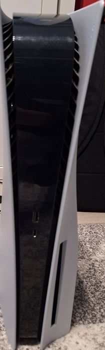 Ps5 z napędem,dwoma padami i stacją dokującą