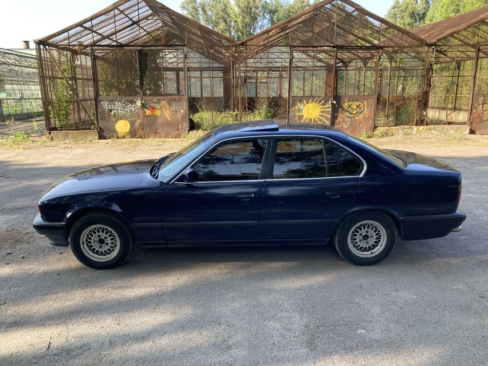 Продам BMW E34 525.