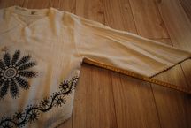 Bluzka damska, biała z czarnym nadrukiem stylu Boho rozm M/L
