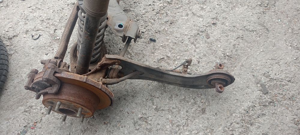 Zawieszenie tylne tył Hyundai ix35