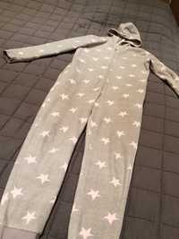 Pijamas macacões quentinhos 12 anos (150 cm) com pés.