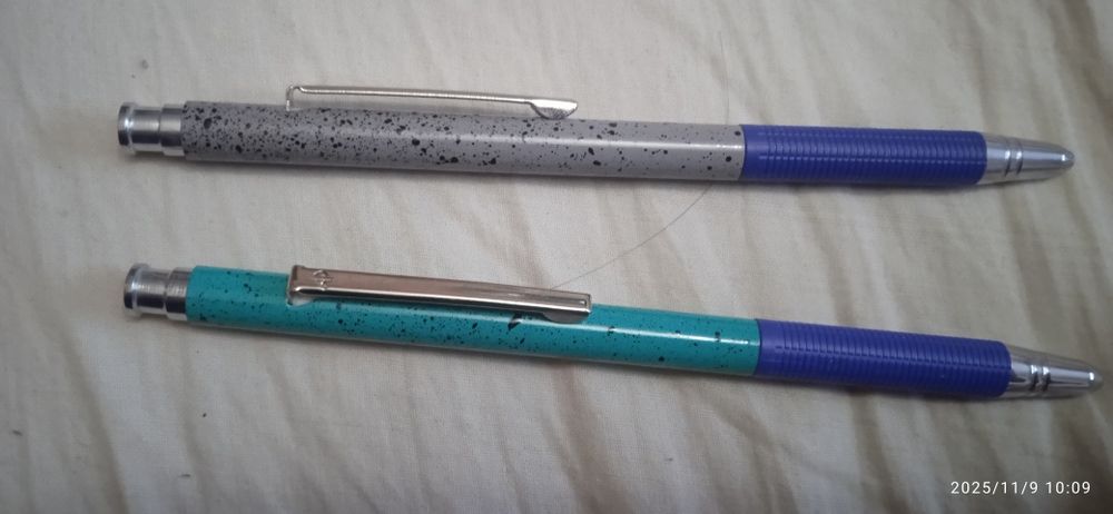 Цернильная  ручка с золотым пером