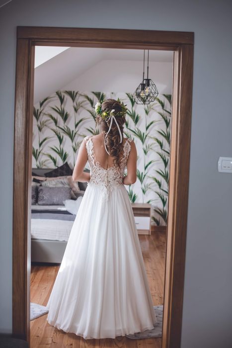 Suknia ślubna , kolor śmietankowy, ivory, koronka