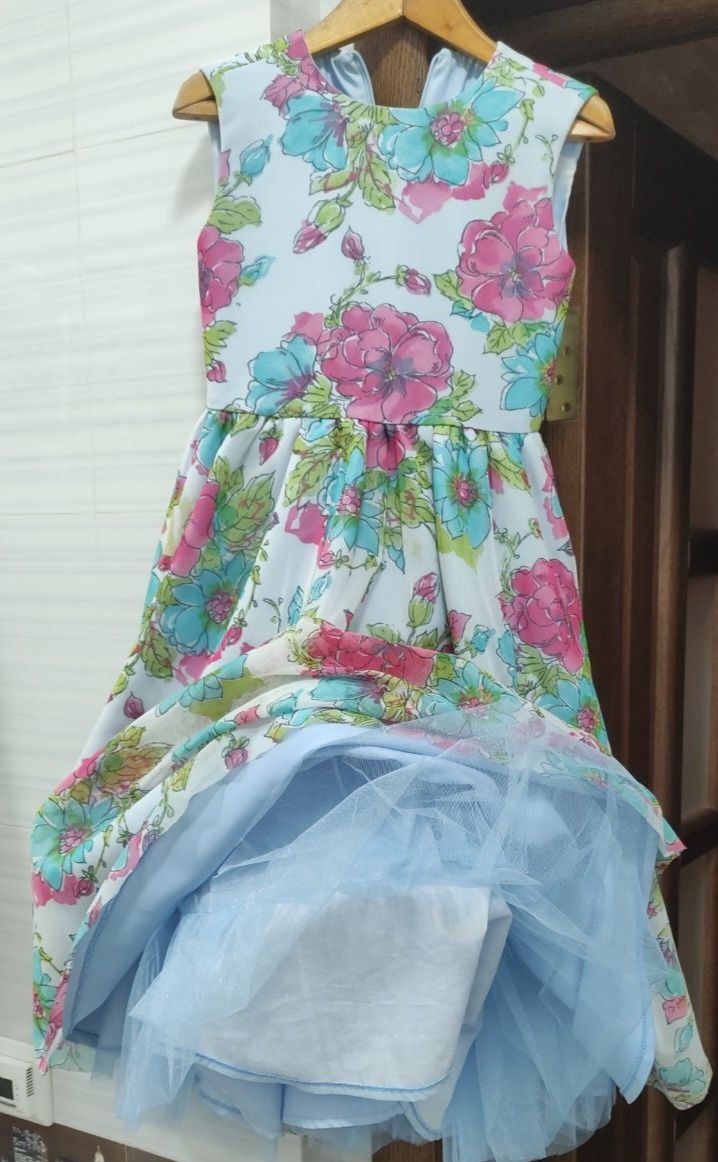 Дизайнерська сукня 122-128