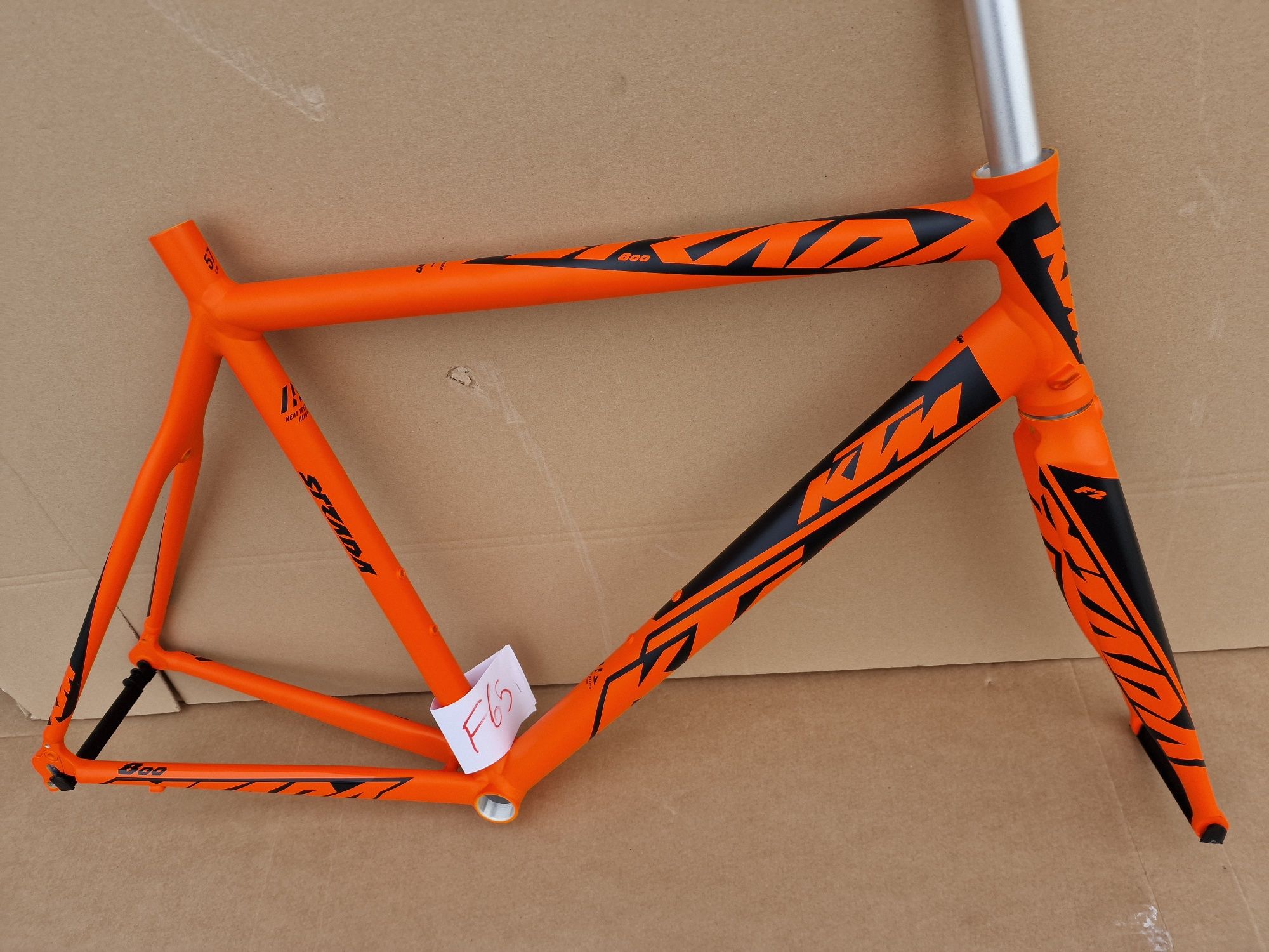 KTM STRADA 800 rama szosowa alu z widelcem 57 Faktura szosa FVAT F65